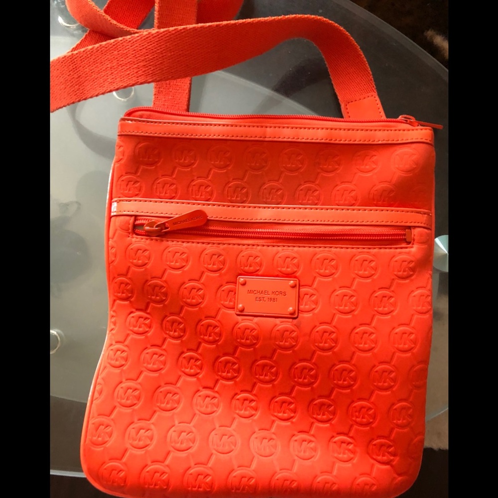 Michael Kors IPad Logo Cross Purse